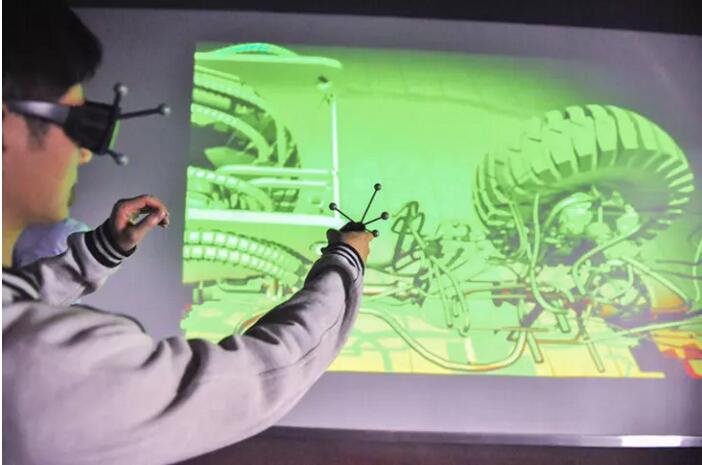 老师授课全球学子,真正的VR教学来了!