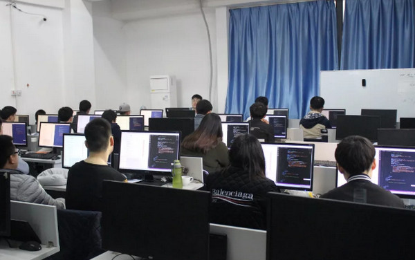 1548551827343686.jpg 配图8 云和数据课堂实景.jpg