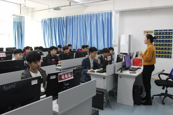 1554189710778362.jpg 配图5 云和数据Java大数据企业直通班新班开班.jpg