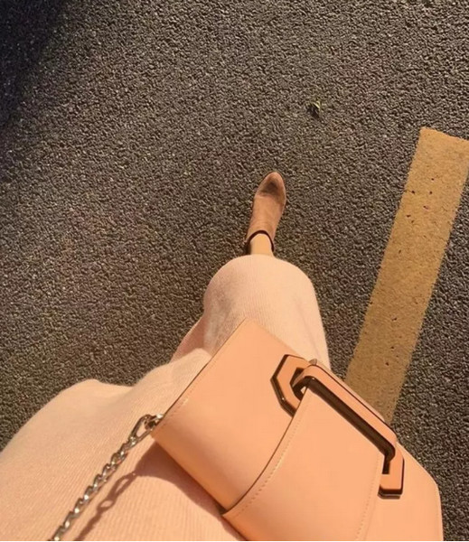 1560405431642072.jpg 配图4 拍一张照片就能设计成一幅海报.jpg