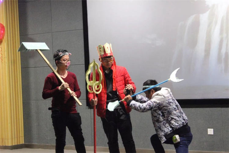 元旦晚会vr班同学表演 元旦晚会vr班同学表演