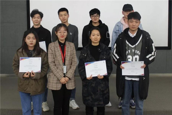 UI学员和培训老师合影2 UI学员和培训老师合影2